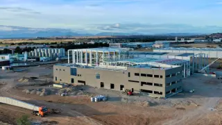 Imagen de la planta que la empresa construye en Monzón.