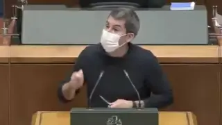Arkaitz Rodríguez en el Parlamento vasco