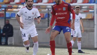 Imagen de un lance del partido entre el Tarazona y el Osasuna.