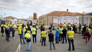 Agricultores y trabajadores de Zufrisa protestas por el cese de la fabricación en la planta de Calatorao