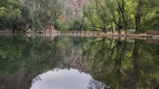 Lago del Espejo, en el Monasterio de Piedra.