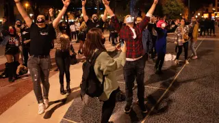 Acto festivo y reivindicativo de los trabajadores del ocio nocturno en la plaza Cataluña de Barcelona.