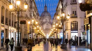 Iluminación navideña en la calle Alfonso de Zaragoza