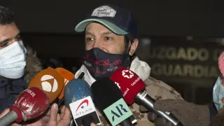 Rafael Amargo atiende a la prensa tras quedar en libertad