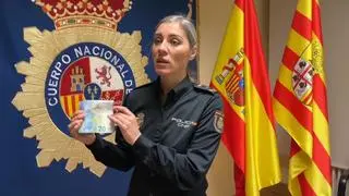 La Policía Nacional de Zaragoza ha identificado a personas que podrían estar utilizando imitaciones muy fiables de monedas que no son de curso legal