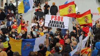 Manifestantes piden en Las Palmas que no se aloje a inmigrantes como turistas