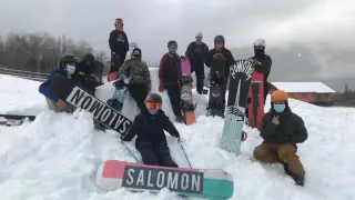 El club Ribagorza Snowboard ha podido estrenar ya la temporada aprovechando la nieve caída en Cerler.
