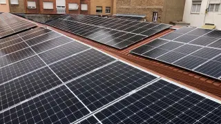 Paneles solares en Mercado Delicias.