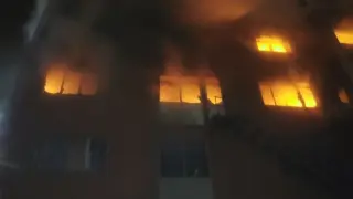 Las llamas han devorado prácticamente todo el edificio.