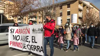 Multitudinaria manifestación en Huesca del sector de la nieve en el Pirineo