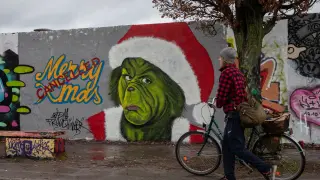 Mural about Christmas during the pandemic lockwdown in Berlin
