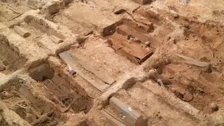 Vista general de las excavaciones arqueológicas en el interior del templo