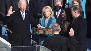 Momento del juramento de Biden