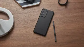 En su versión en negro mate, el S21 Ultra es el teléfono más elegante que ha pasado por nuestras manos.