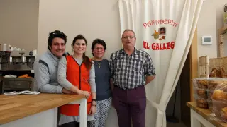 La familia Rial Vidal, en la apertura en 2017 de la tienda de Valdespartera.