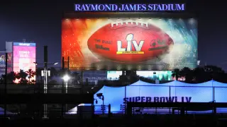 Exterior del estadio Raymond James, donde se jugará la final de la Super Bowl.