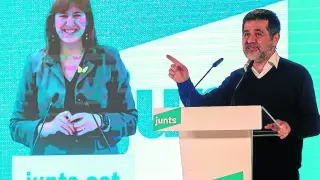 Laura Borràs, por videoconferencia, y Jordi Sànchez, en un acto del último día de campaña