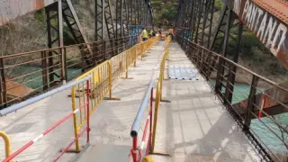 Obras en el puente de Santa Eulalia de Gállego.