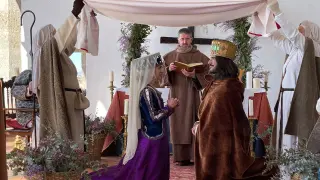 Escena de la boda de Pedro de Azagra e Isabel de Segura que se emitirá este viernes por internet.