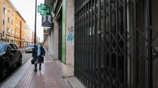 Un local cerrado en Zaragoza.