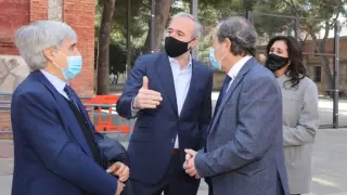 Badiola y Azcón visitan el centro de Salvador Allende