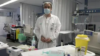 Carlos Serón es el jefe de la UCI del Hospital San Jorge de Huesca, que ha estado desbordada en dos de las cuatro olas.