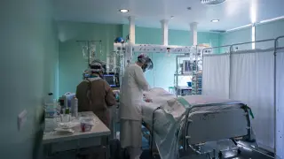 Un paciente ingresado en la Unidad de Cuidados del Clínico.