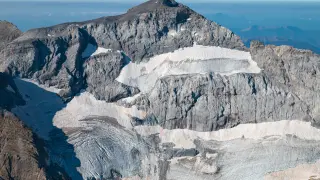 El glaciar de Monte Perdido, en 2016 (foto tomada desde un vuelo autorizado por el Parque Nacional de Ordesa y Monte Perdido).