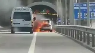 El incendio de un vehículo cierra uno de los túneles de Monrepós