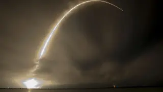 Foto de archivo del lanzamiento de un cohete