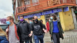 Pablo Iglesias visita despensas solidarias en barrio de Vallecas