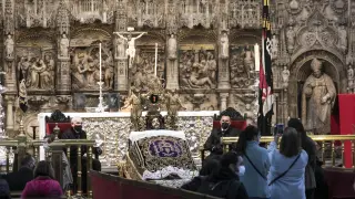 El Cristo de la Cama ha estado expuesto en el Pilar entre este Viernes Santo, al término de los oficio litúrgicos y este Sábado Santo, a las 13.30.