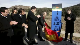 El tramo entre Ponzano y El Pueyo de Barbastro de la A-22 fue inaugurado el 30 de enero de 2009 por el entonces secretario de Estado de Planificación de Fomento, el oscense Víctor Morlán.