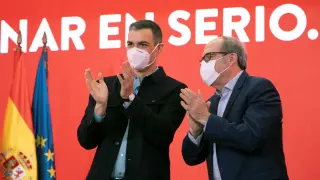 Pedro Sánchez junto a Ángel Gabilondo en un acto este domingo en Madrid