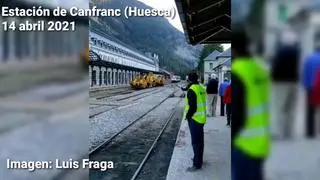 Último tren que llega a la estación de Canfranc