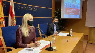La diputada delegada de Cultura de la Diputación de Zaragoza, Ros Cihuelo, y el técnico del servicio de Cultura, Juventud y Deporte Alejandro Laguna.