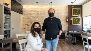 Gino Sella y su esposa, en el restaurante italiano Il Buco.