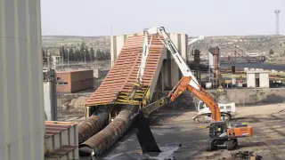 Endesa comienza los trabajos de desmantelamiento de la central termica de Andorra ( Teruel). Foto Antonio Garcia/Bykofoto.[[[FOTOGRAFOS]]][[[HA ARCHIVO]]]