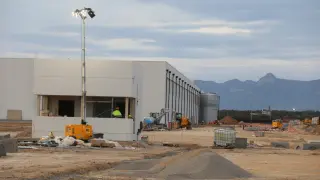 La construcción del centro de datos avanza conforme a lo previsto, de manera que la obra civil del edificio acabará en otoño.