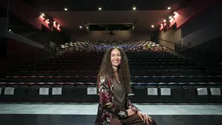 María López, en el escenario del Teatro de las Esquinas, cuya actividad va recuperando el tono tras el cierre obligatorio por la covid.