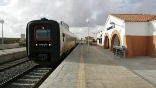 Estacion de tren de Ferreruela de Huerva. foto Antonio Garcia 21-10-08[[[HA ARCHIVO]]]