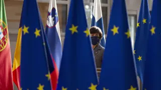 Banderas europeas durante una reunión de la UE.