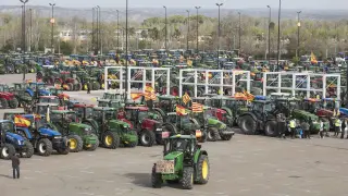 Tractorada 2020 en Zaragoza. Manifestación de agricultores y ganaderos con sus tractores por el centro de Zaragoza. PAC. gsc