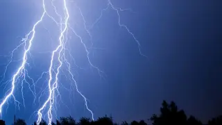 lightning-4013537_1920
