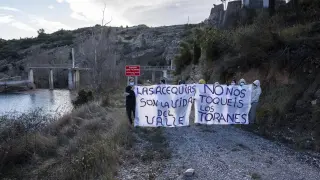Movilización contra el derribo de la presa de los Toranes en Albentosa.