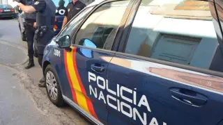 Coche patrulla de la Policía Nacional en Teruel.