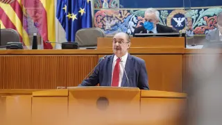 El presidente del Gobierno de Aragón, Javier Lambán, este jueves en las Cortes