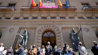 Minuto de silencio por Katia en el Ayuntamiento de Zaragoza.