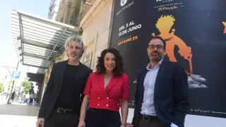Shuarma, Lorena Calero y Luis Gandiaga, en el Teatro Principal.