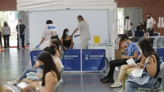 Vacunación con Astrazeneca a los universitarios.